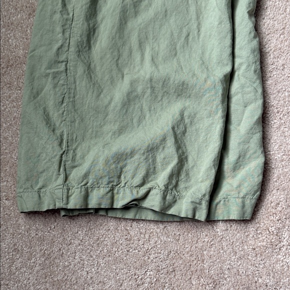 Uniqlo women’s green pants - Picture 4 of 7